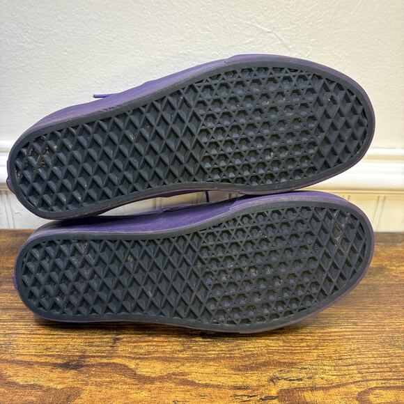 Vans Authentic Sneakers Mens 7.5 Womens 9 Monochrome Purple Shoes Low Top Skater - Picture 6 of 9